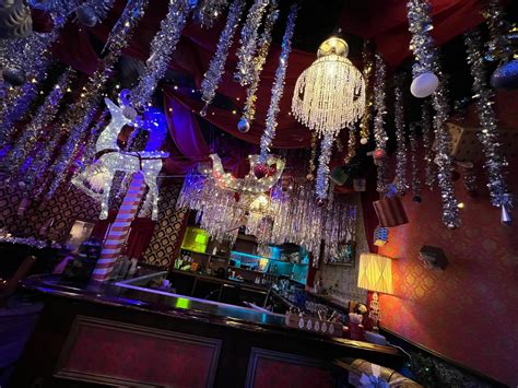 Tinseltown Town at Brooke Fitzroy blog