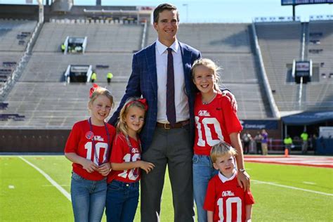 Eli Manning: Wife And Kids. Playing Sports with a Whole Family - BHW