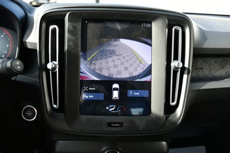 Volvo XC40 D3 AUTOMATIK LED NAVI VIRTUAL SERVISNA JAMSTVO 12mj 2019 God