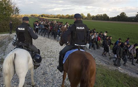 Croatia Sends Thousands More Migrants Towards Overwhelmed Slovenia