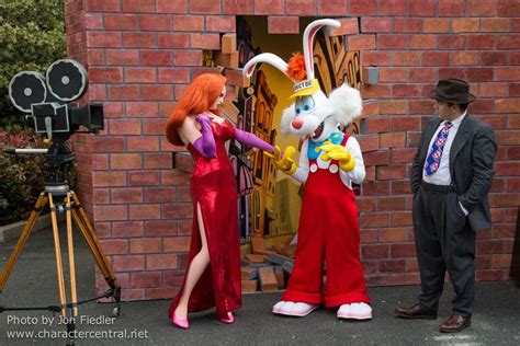 Jessica, Roger Rabbit and Eddie at Disney Character Central | Roger ...