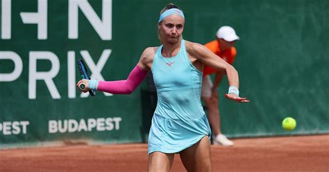 WTA Rome Sramkova Beats Kenin To Make Last 16 Tennis Majors