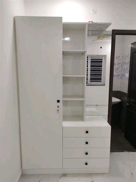 Plywood Door Modular Wooden Wardrobe With Mirror With Locker At Rs