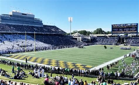 Navy Marine Corps Memorial Stadium Games