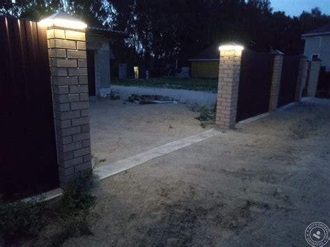 Подсветка кирпичного забора (73 фото) » НА ДАЧЕ ФОТО