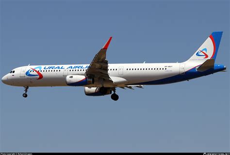 VP BSY Ural Airlines Airbus A321 231 WL Photo By Richard Dragon ID