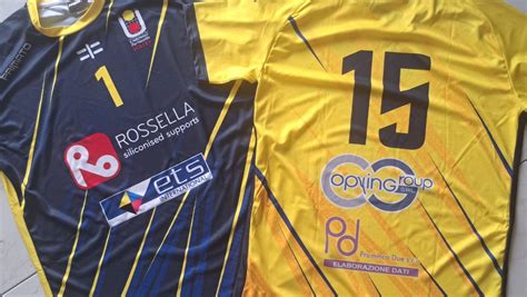 Volley Serie B Al Via Ecco Le Nuove Maglie Del Caronno Il Saronno