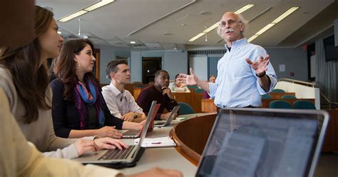 The Politics of Reaching the Public | Harvard Graduate School of Education