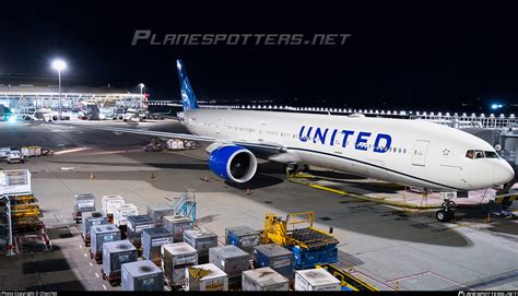 N U United Airlines Boeing Er Photo By Chen Id