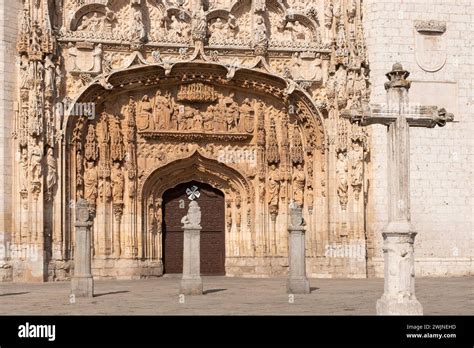 Facade Designed By Sim N De Colonia And Completed In Iglesia