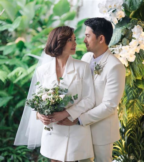 LOOK Jennylyn Mercado And Dennis Trillo S Intimate Civil Wedding