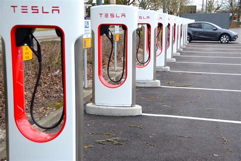 Tesla Superchargers Open To All EVs GreenCarGuide Co Uk