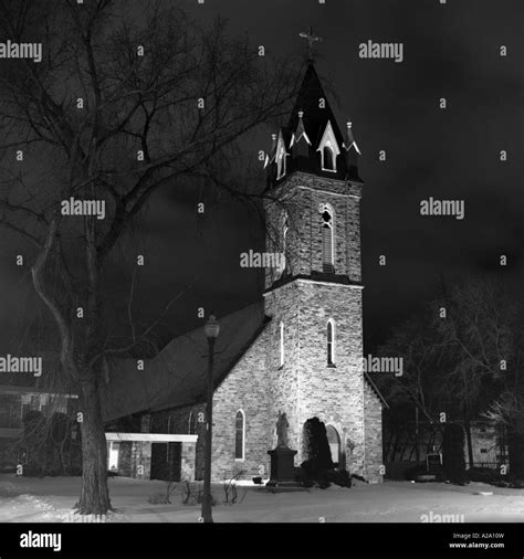 A church at night Stock Photo - Alamy