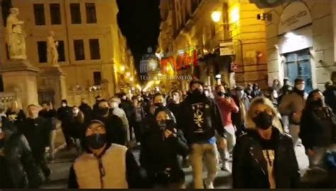 Palermo Continuano Le Proteste Per La Chiusura Delle Palestre