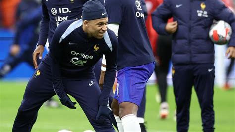 France Chili Bronca Pour Kylian Mbappé Sifflé Par Le Public Du Vélodrome