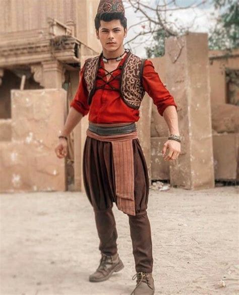 Watch Our Aladdin Latest Outfits: Siddharth Nigam Once Raising the ...