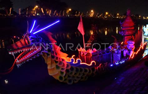 Lomba Perahu Hias Semarang Antara Foto