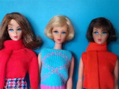 Marlo Flip And Blonde And Brunette Hair Fair Barbies In Vintage Mod Outfits Barbie Girl