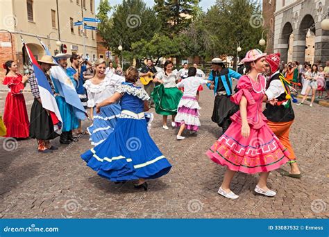 Argentine dancers editorial photography. Image of argentinian - 33087532