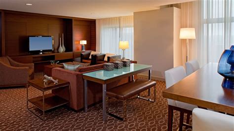 Hotel Rooms near Chicago O’Hare Airport | Hyatt Regency O’Hare Chicago