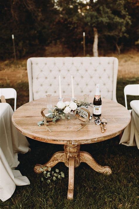 16 Sweetheart Table Ideas That Will Make You Say Aww Junebug Weddings Rustic Outdoor