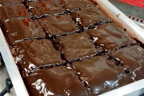 Bolo De Chocolate Fofinho Casquinha Crocante Perfeito Para O Lanche