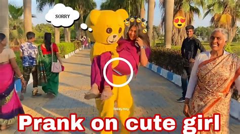 Prank On Cute Girl 😍 Majak Majak Me Yaha Kya Ho Gaya 😥😥 Ab To Mar