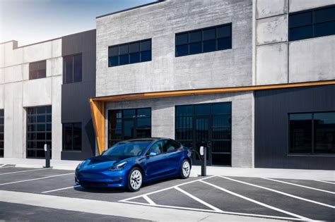 Tesla Model Restyl E Elon Musk Attendait Le Bon Moment Et Celui Ci