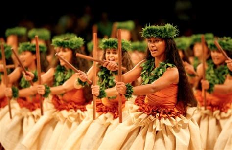 Hula Halau O Kamuela | Hawaiian hula dance, Hawaiian dancers, Hula