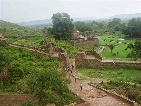 Bhangarh Fort The Most Haunted Place In India Travel Hindustan