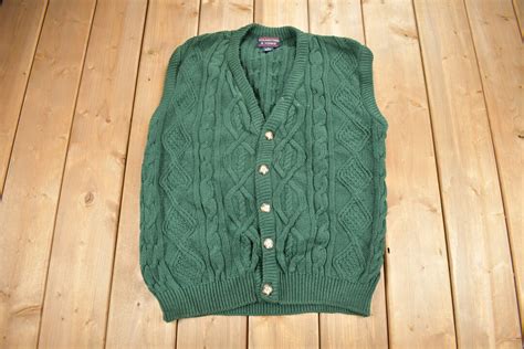 Vintage 1990s Roundtree Yorke Cable Knit Cardigan Sweater Vest