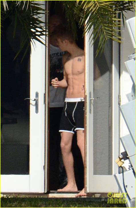 Justin Bieber Shirtless Underwear Clad In Miami Photo 2800337