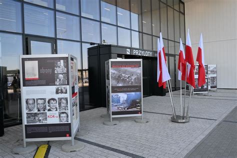 Otwarcie lotniska w Radomiu Znane są kierunki lotów Ceny biletów