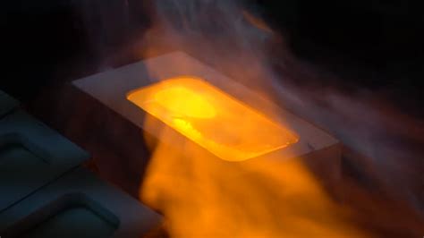 Pouring Molten Gold Videos And Hd Footage Getty Images