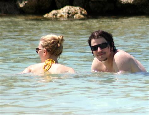 Scarlett Johansson Busty Wearing Bikini On The Beach In Jamaica Porn Pictures Xxx Photos Sex