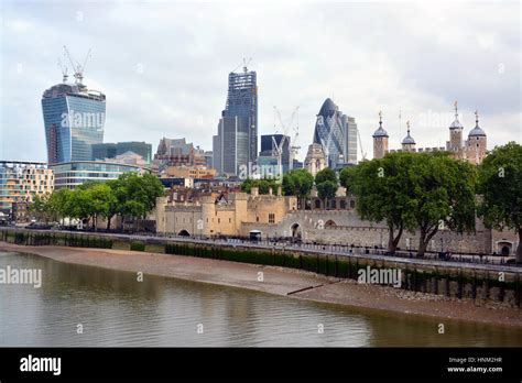 Landmark London Buildings Including the Tower of London & The Gherkin ...