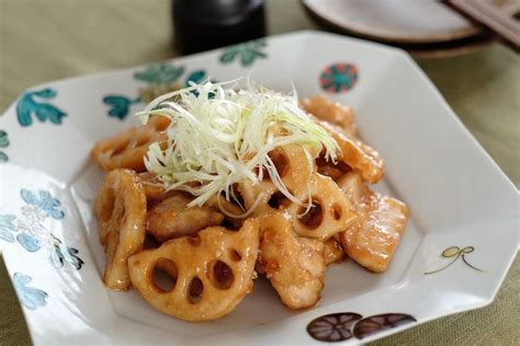 ご飯がすすむ！「鶏肉とれんこんの黒酢炒め」 麻木久仁子（あさぎくにこ）連載 フーディストノート