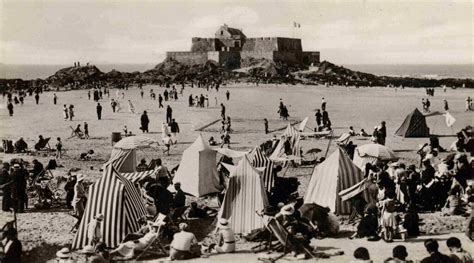 Il Y A Ans Les Bains De Mer Amenaient Les Premiers Touristes