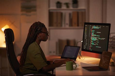 10900 Black Female Programmer Stock Photos Pictures And Royalty Free