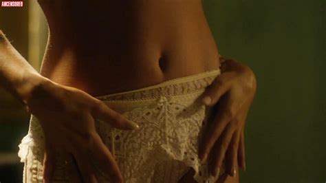 Naked Isis Valverde In Simonal