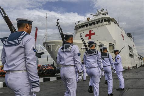 Prabowo Berangkatkan Kapal Rs Tni Kri Radjiman Ke Palestina Antara Foto