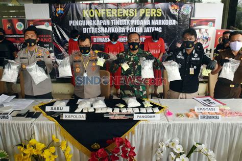 Foto Bekuk Dua Tersangka Polda Jateng Sita Kg Sabu