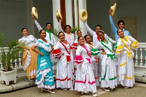 La Identidad De La Danza Costeña En Festival Cultural Intercultural Noticias El Universo