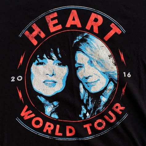 Heart "World Tour 2016" shirt, size Women's 2XL and... - Depop