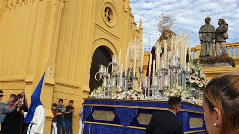 Chiclana La Banda Le Da La Bienvenida A La Procesión De Oración En El