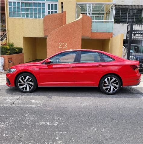 Volkswagen Jetta GLI 2 0T DSG Usado 2019 Color Rojo Precio 455 000