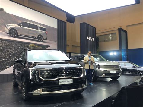 KIA Resmi Luncurkan 4 Mobil Ramah Lingkungan Di GIIAS 2024 Salah