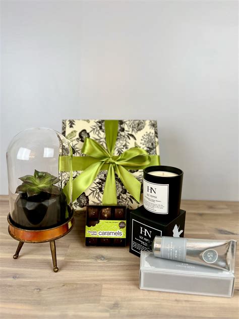 Cloche & Candle - Plateau Florist