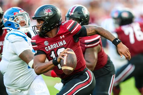 South Carolina Football Lanorris Sellers Named Starting Quarterback