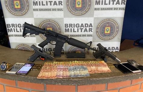 Bpchq Prende Trio E Apreende Adolescente Por Porte Ilegal De Arma Em